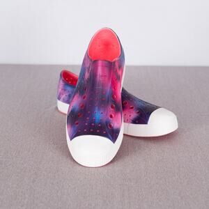 Native Jefferson Slip On Shoe Men SZ 11 Purple Pink TieDye Colorful Beach Skater